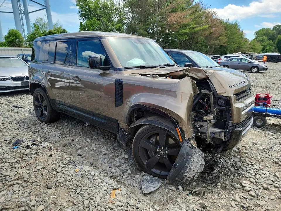 2025 LAND ROVER DEFENDER 110 X-DYNAMIC SE  