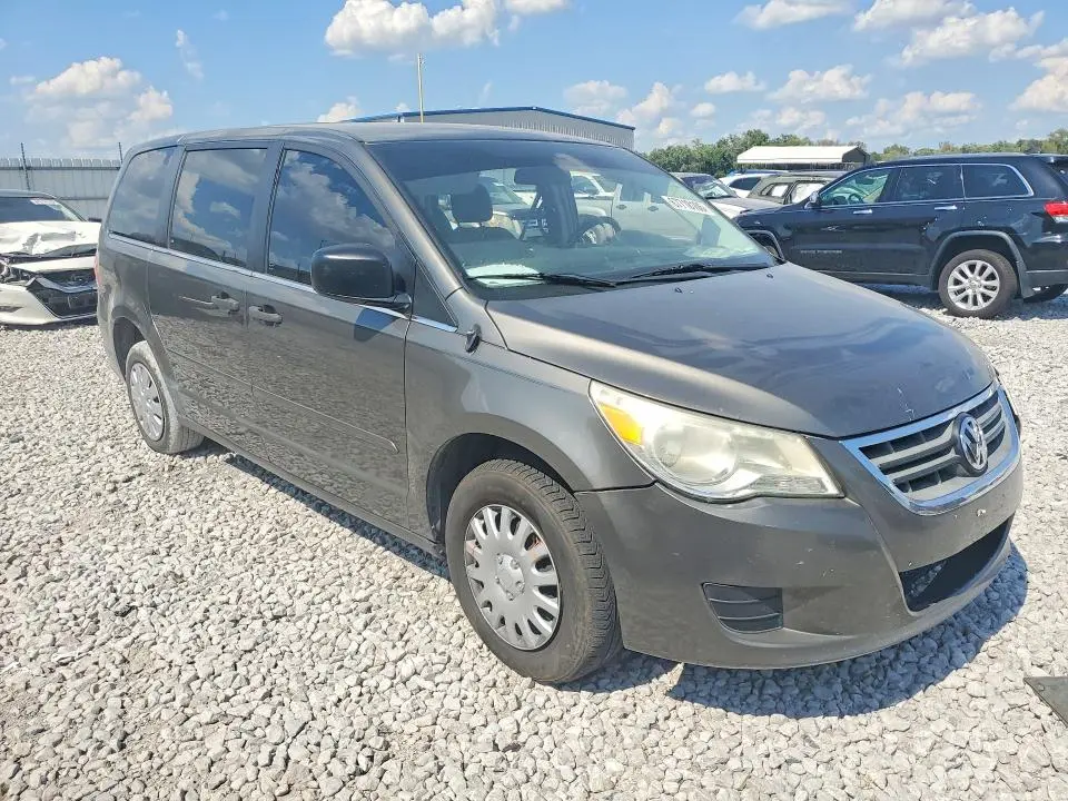 2010 VOLKSWAGEN ROUTAN S  