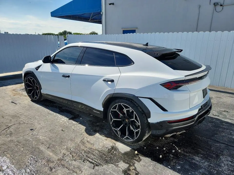 2024 LAMBORGHINI URUS PERFORMANTE  
