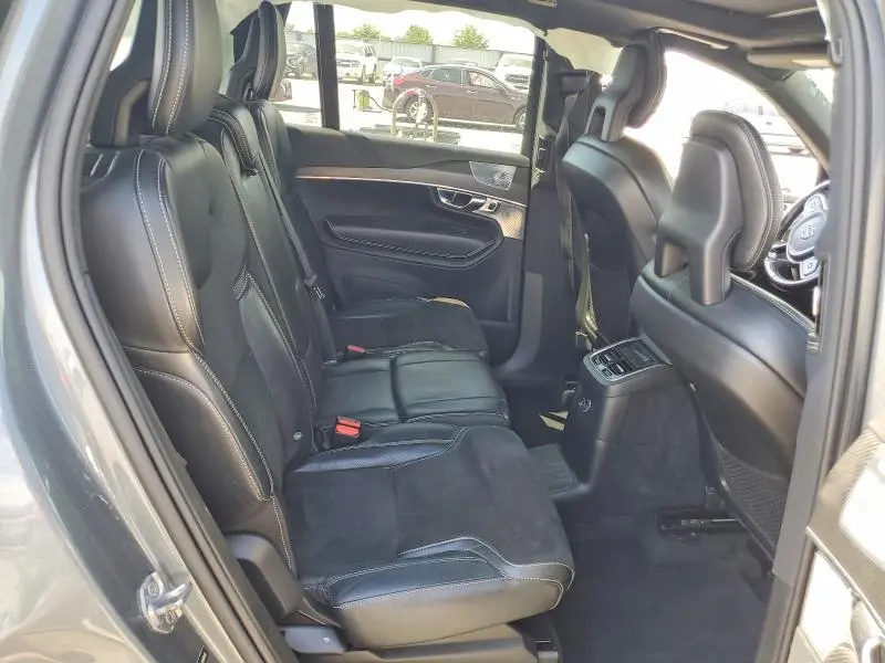 2018 VOLVO XC90 T8  