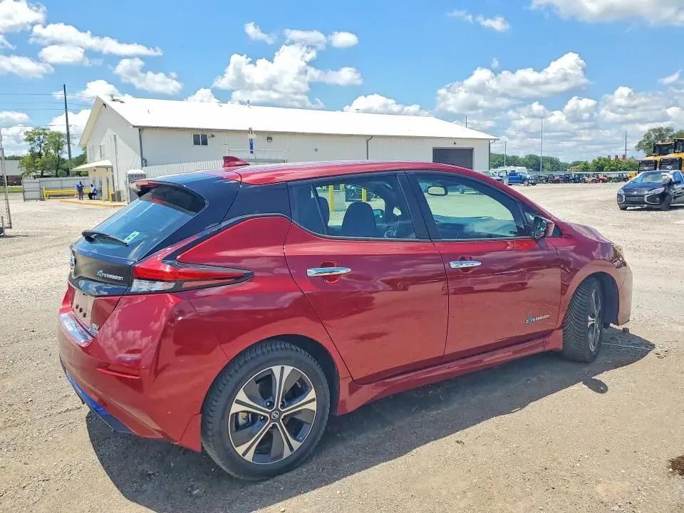 2019 NISSAN LEAF SV PLUS  