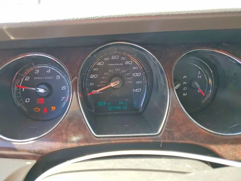 2010 FORD TAURUS SEL  
