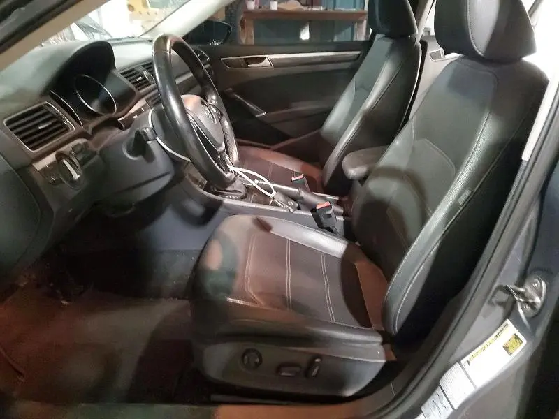 2017 VOLKSWAGEN PASSAT SE  