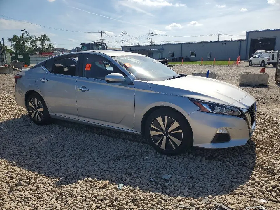 2021 NISSAN ALTIMA SV  