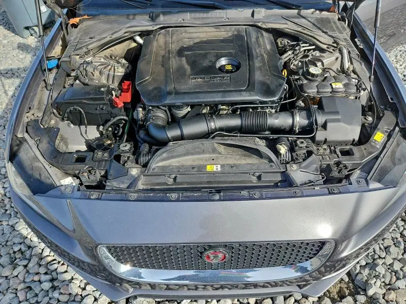 2017 JAGUAR XE PREMIUM  
