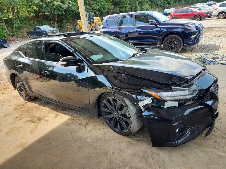 2023 NISSAN MAXIMA SR  