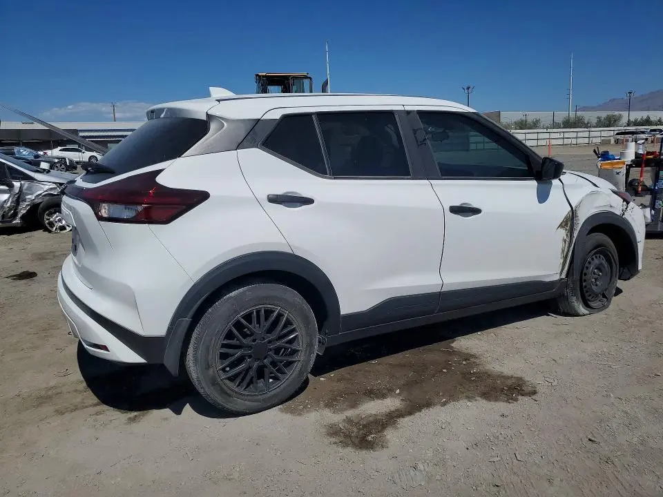2024 NISSAN KICKS S  