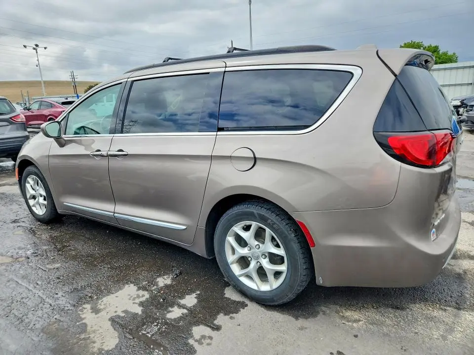 2017 CHRYSLER PACIFICA TOURING L  