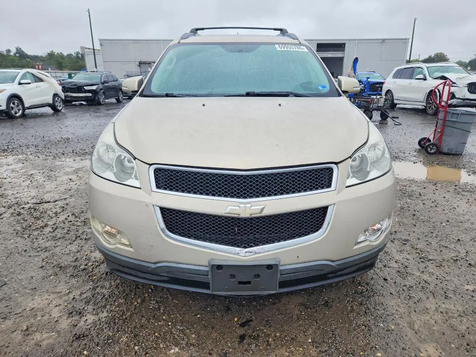 2011 CHEVROLET TRAVERSE LT  