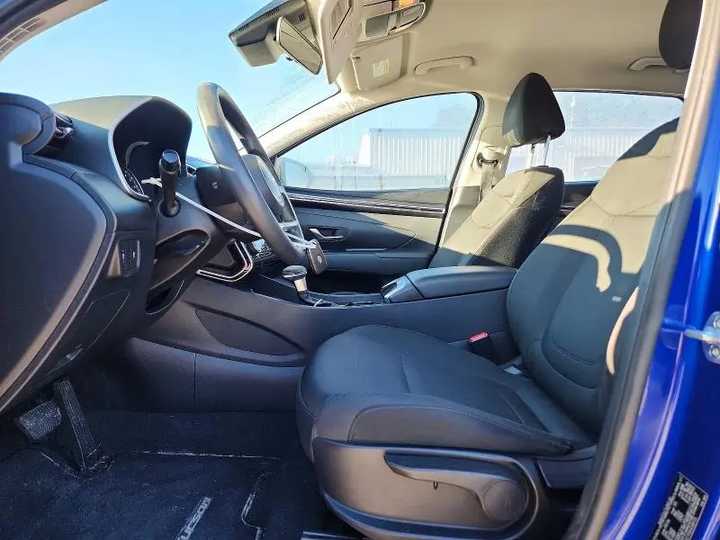 2022 HYUNDAI TUCSON SE  