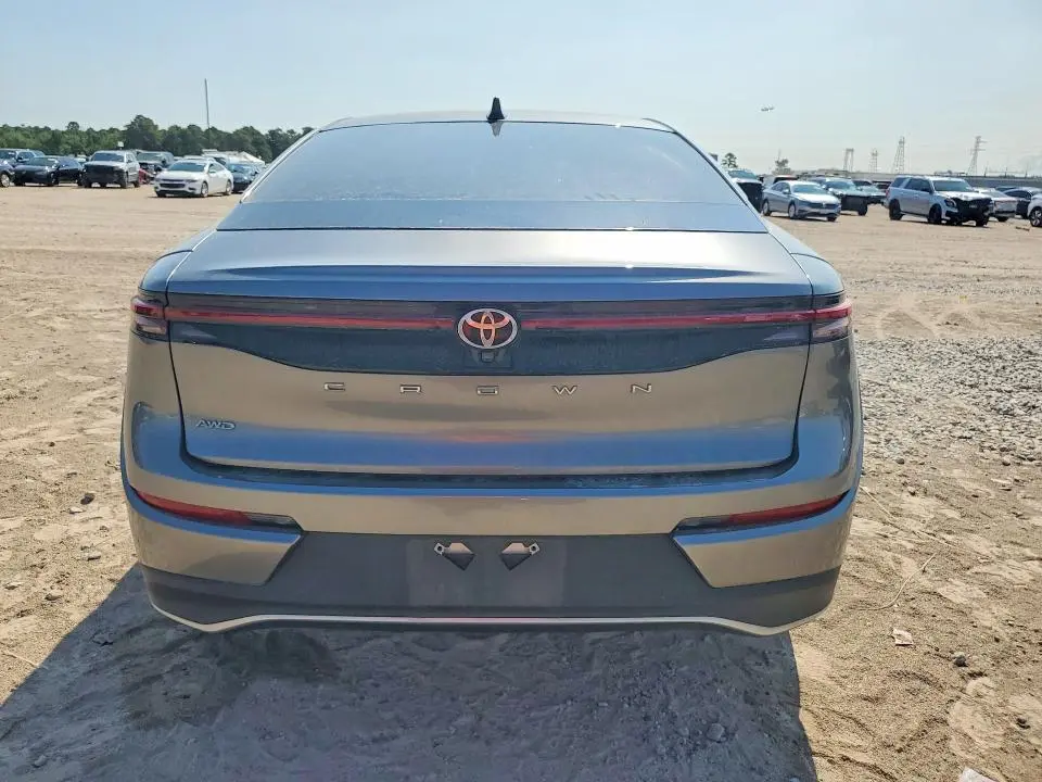 2023 TOYOTA CROWN XLE  