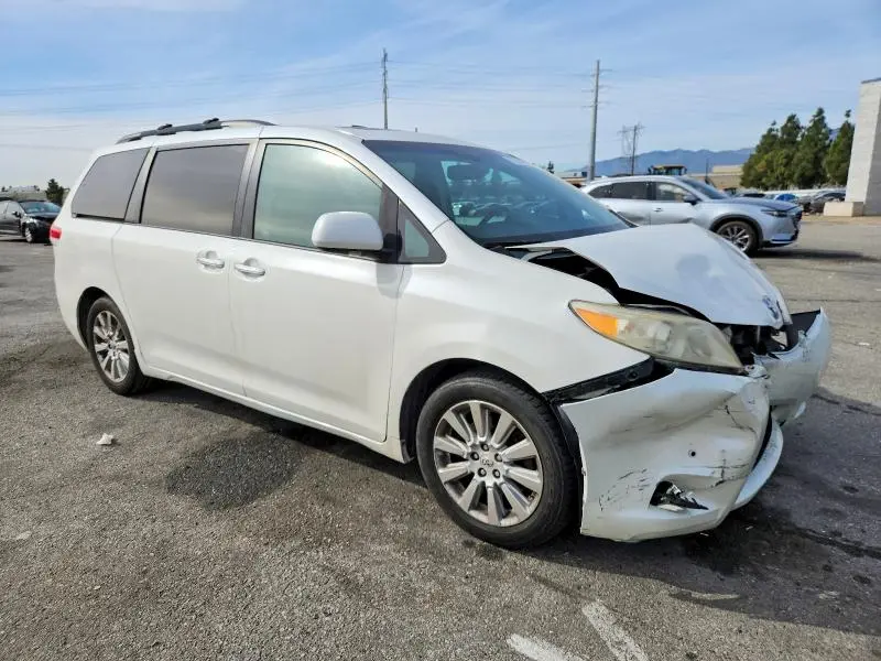 2011 TOYOTA SIENNA LIMITED 7-PASSENGER  