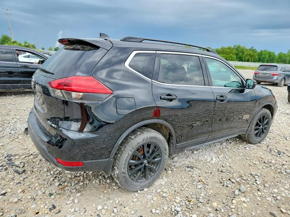 2017 NISSAN ROGUE SV  
