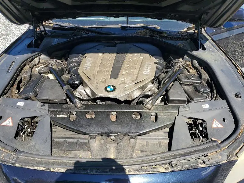 2011 BMW 750 XI  