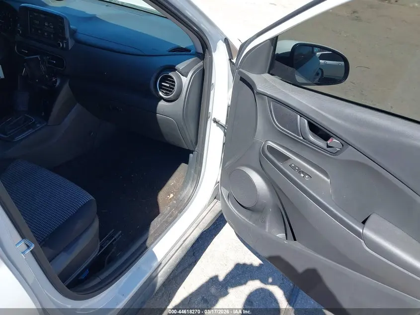 2020 HYUNDAI KONA SE