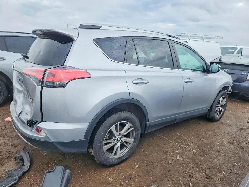 2017 TOYOTA RAV4 XLE  