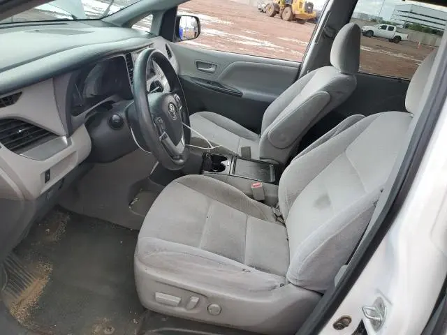 2016 TOYOTA SIENNA LE  