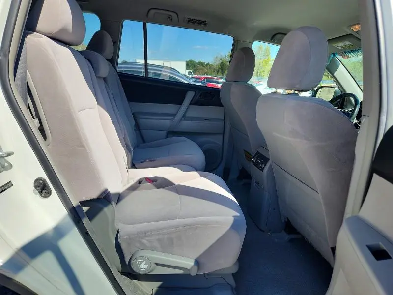 2010 TOYOTA HIGHLANDER BASE  