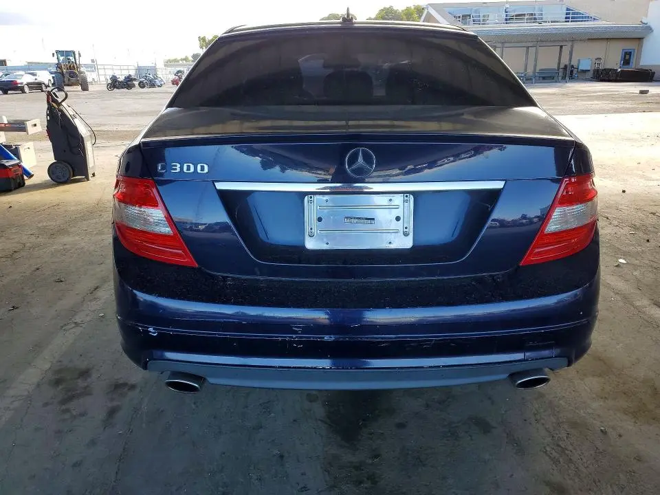 2011 MERCEDES-BENZ C 300  