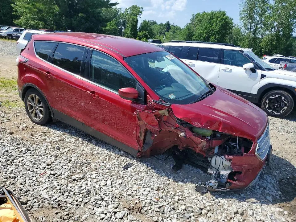 2017 FORD ESCAPE SE  
