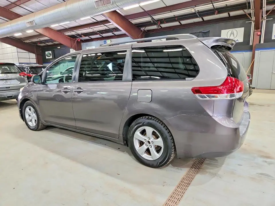 2012 TOYOTA SIENNA LE  