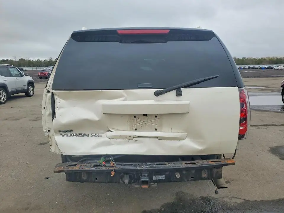 2010 GMC YUKON XL DENALI  