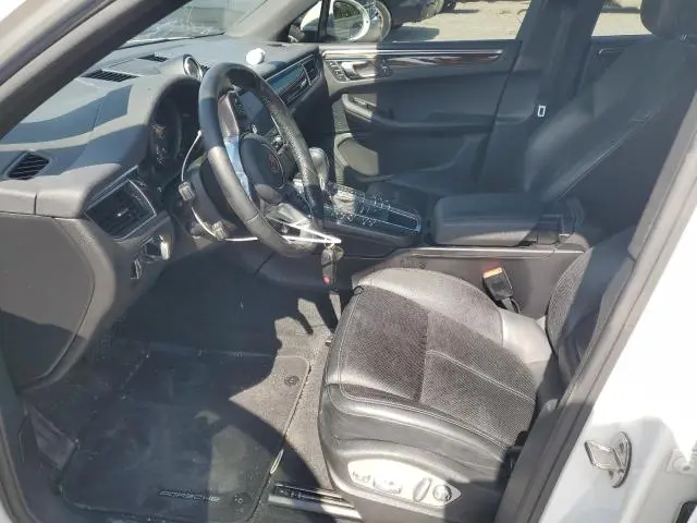 2017 PORSCHE MACAN   