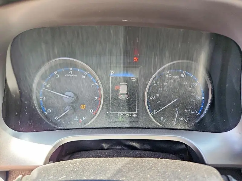 2017 TOYOTA RAV4 XLE  