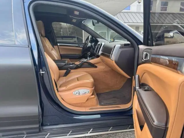 2013 PORSCHE CAYENNE   