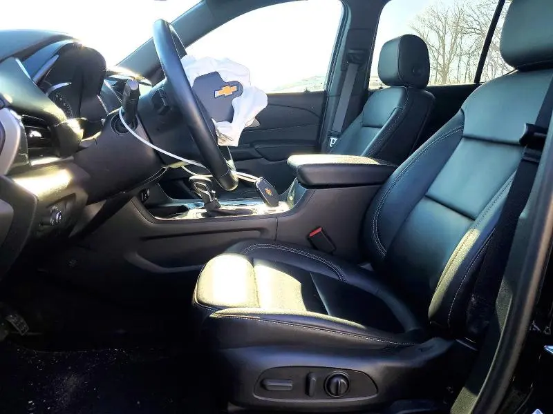 2023 CHEVROLET TRAVERSE LT  
