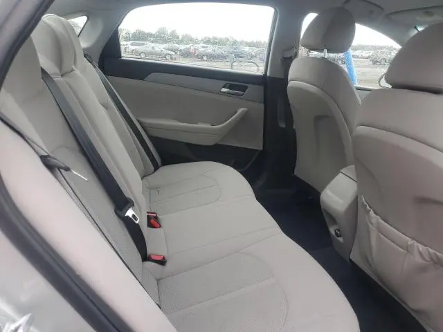 2019 HYUNDAI SONATA SE