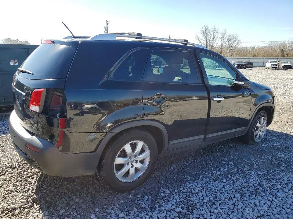 2013 KIA SORENTO LX  