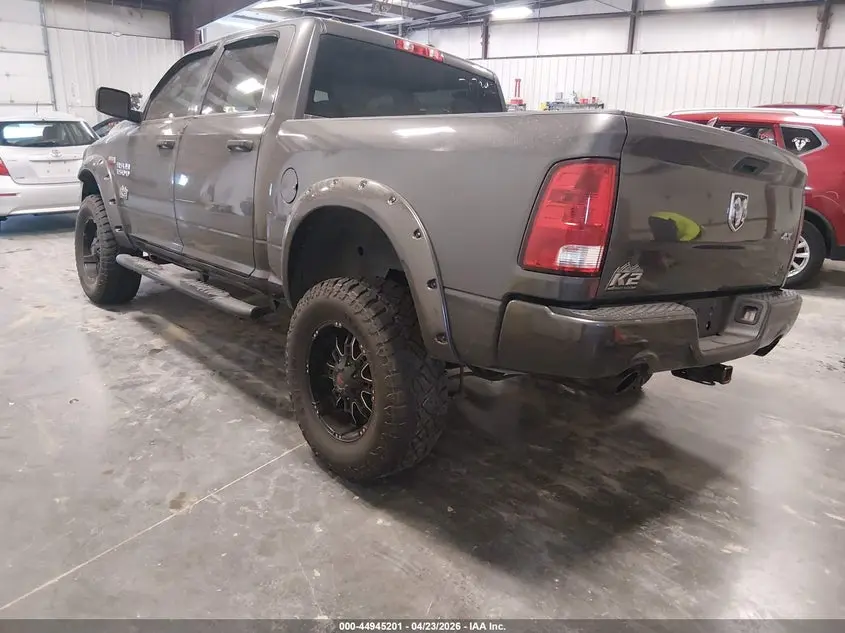 2017 RAM 1500 EXPRESS  4X4 5'7 BOX