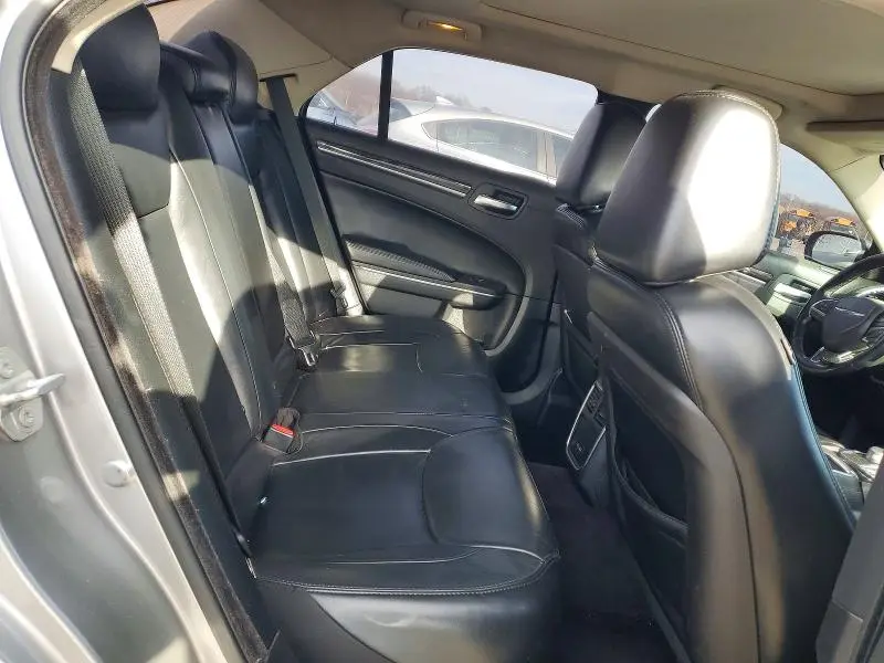 2016 CHRYSLER 300 LIMITED  