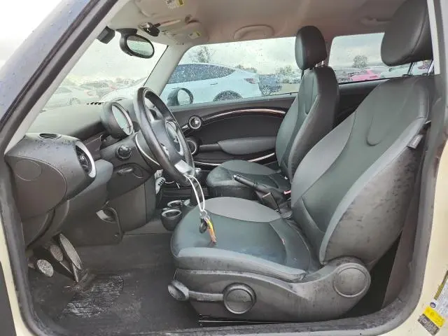 2010 MINI COOPER   
