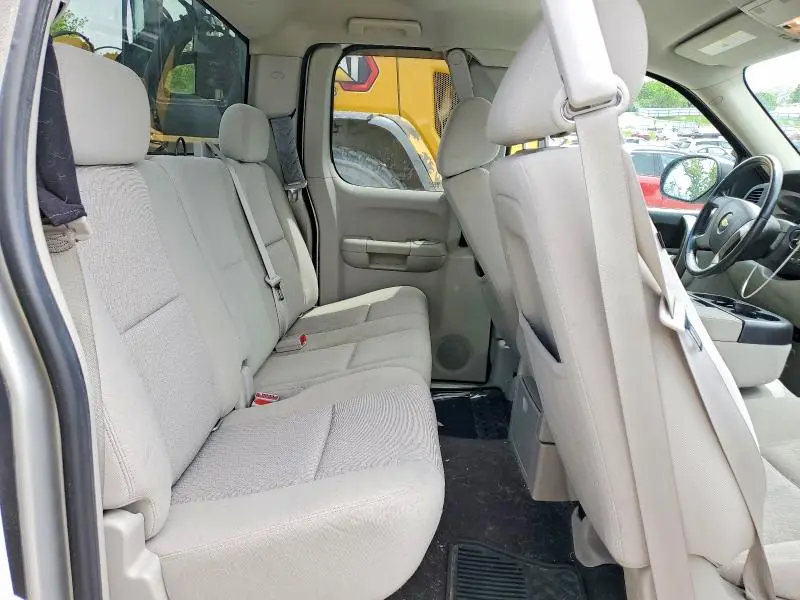 2011 CHEVROLET SILVERADO C1500 LT  