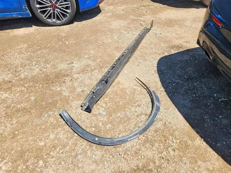 2017 INFINITI QX30 BASE  