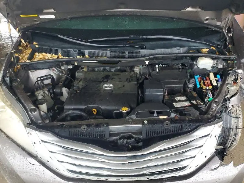 2011 TOYOTA SIENNA LIMITED 7-PASSENGER  