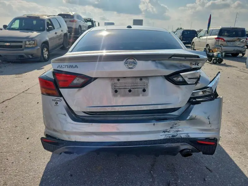 2019 NISSAN ALTIMA SR  