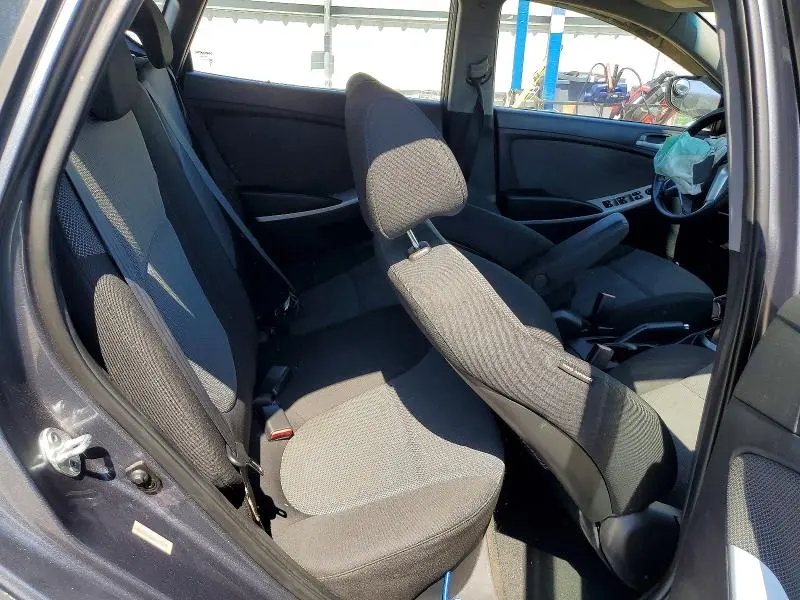 2013 HYUNDAI ACCENT GS  