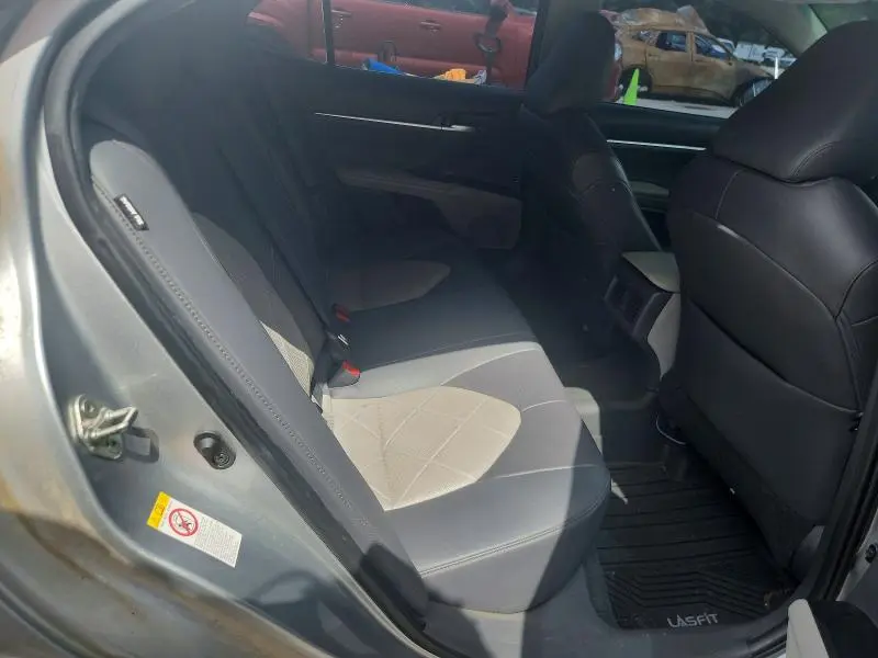 2018 TOYOTA CAMRY XLE  