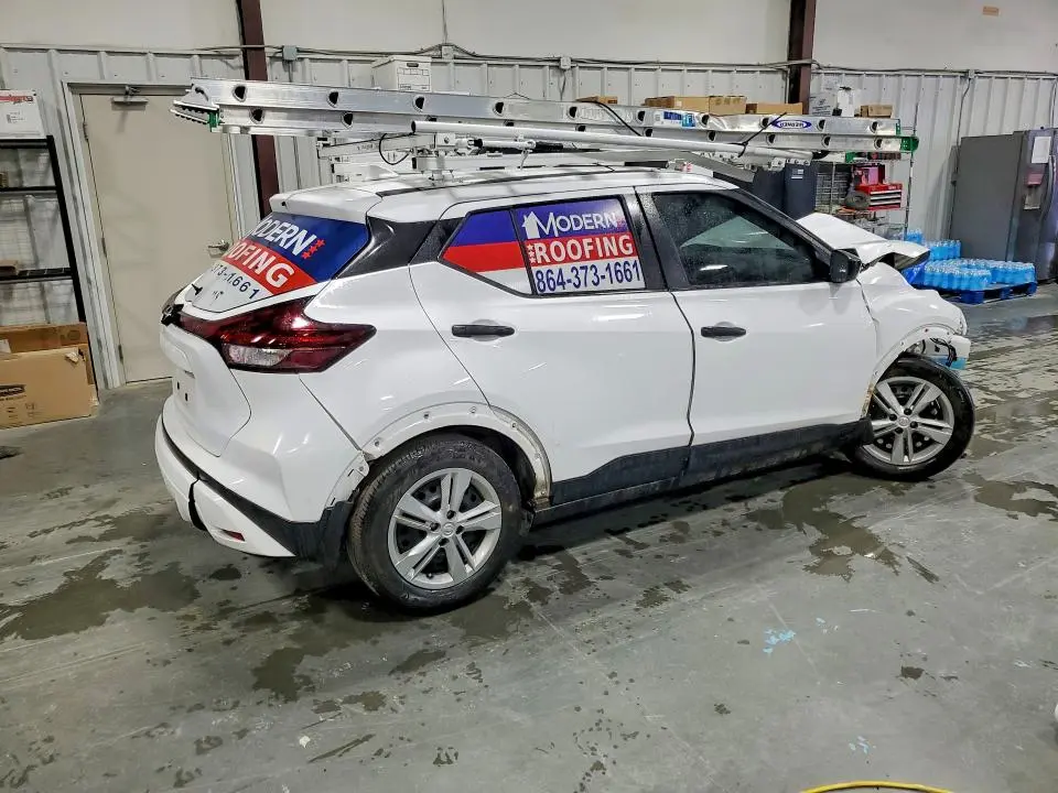 2024 NISSAN KICKS S  