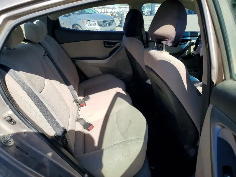2014 HYUNDAI ELANTRA SE  