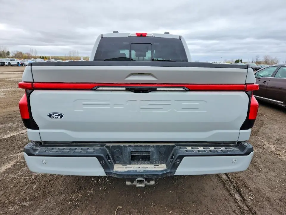 2024 FORD F150 LIGHTNING LARIAT  