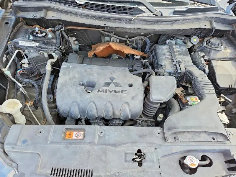 2015 MITSUBISHI OUTLANDER SE  