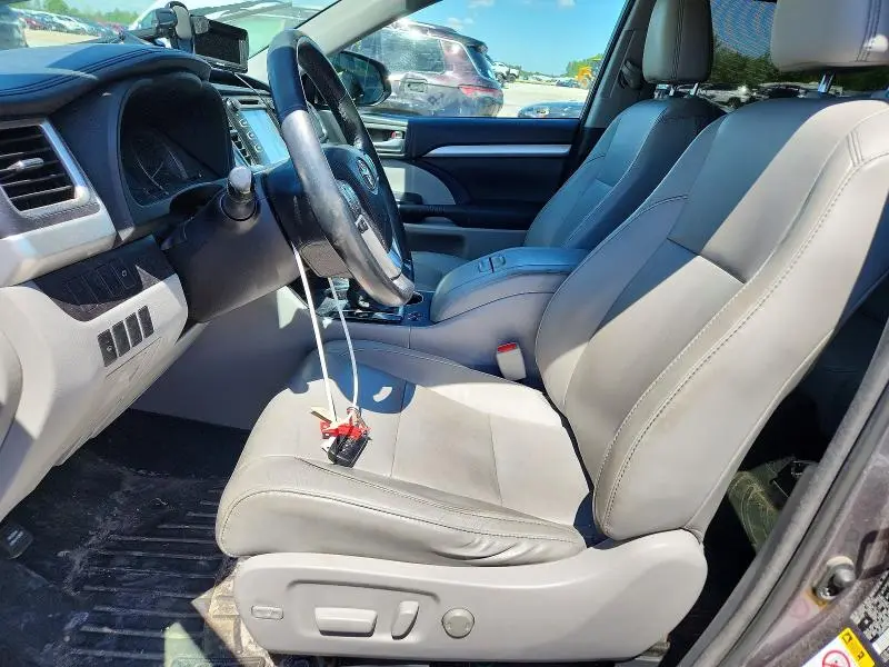 2015 TOYOTA HIGHLANDER XLE  