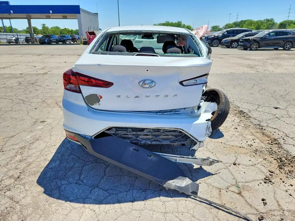 2019 HYUNDAI ELANTRA SE  