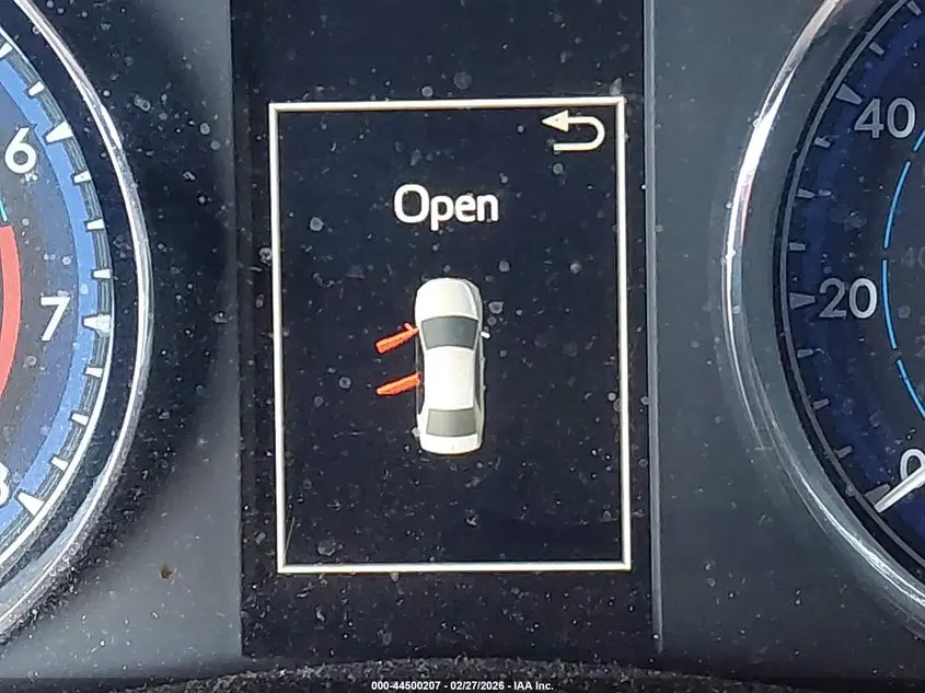 2018 TOYOTA COROLLA XLE