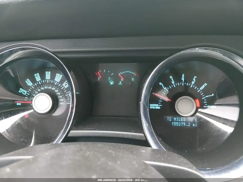 2011 FORD MUSTANG V6
