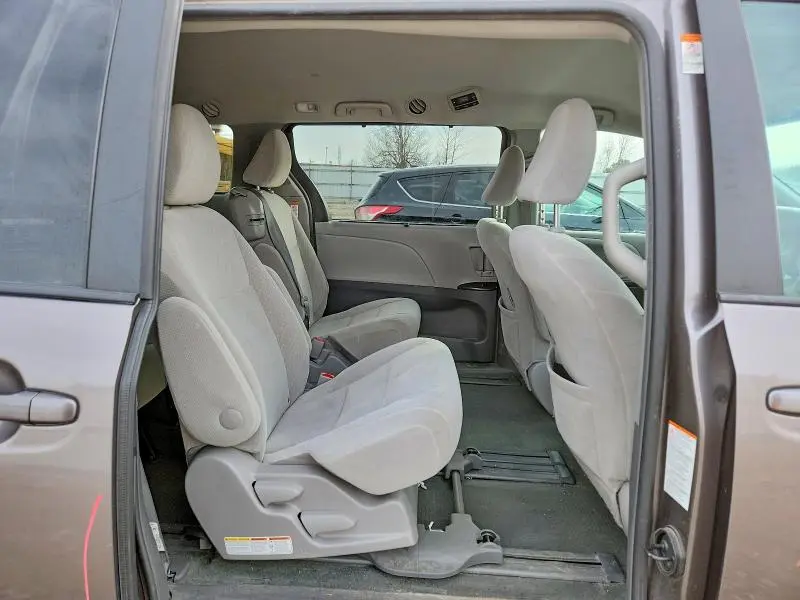 2017 TOYOTA SIENNA LE 8-PASSENGER  